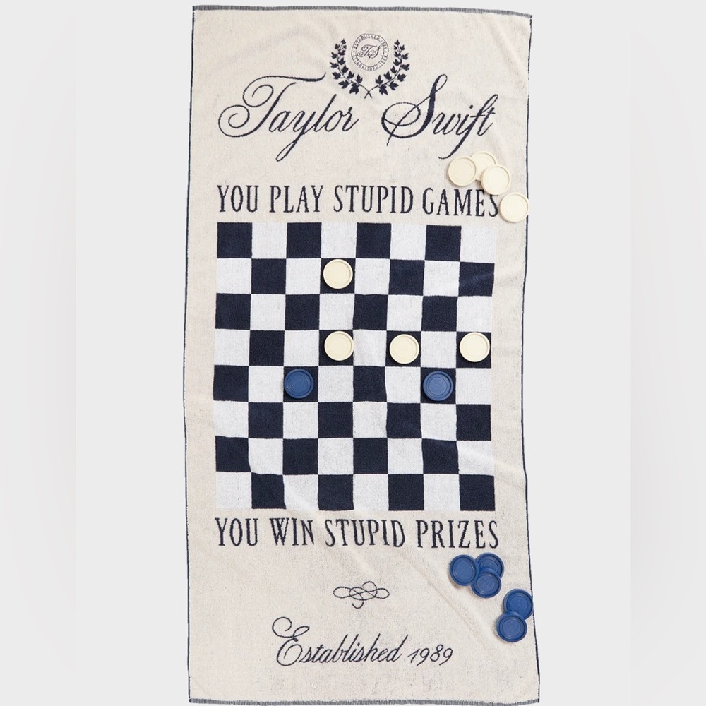 New Taylor Swift Lover Checker Game Towel w/ Game Pieces And Bag *Sealed*
